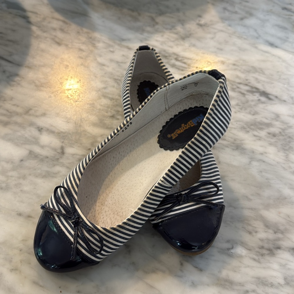 Kid express Striped navy and White Ballet Flats